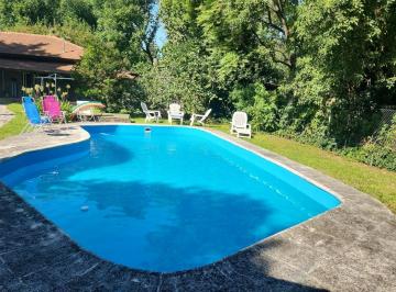 Quinta vacacional · 391m² · 3 Ambientes · 4 Cocheras · Casa Quinta 3 Ambientes en Venta | Lote de 1418 m² | Parque Leloir | Quincho y Pileta