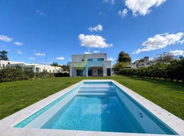 Casa · 180m² · 6 Ambientes · 2 Cocheras · Casa en Dos Plantas con Pileta - San Matias Area 2 Lote Interno