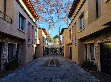 PH · 110m² · 5 Ambientes · 1 Cochera · PH en Triplex en Adrogue a Estrenar
