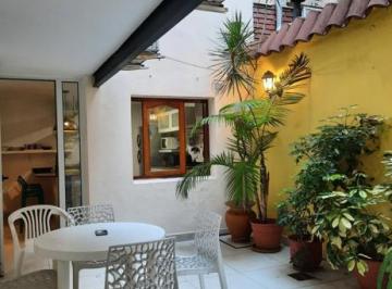 Departamento · 160m² · 4 Ambientes · Departamento de 4 Ambientes con Patio.