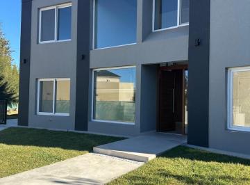 Casa · 330m² · 8 Ambientes · 2 Cocheras · Fabulosa Casa a Estrenar Barrio Privado Costa Azul