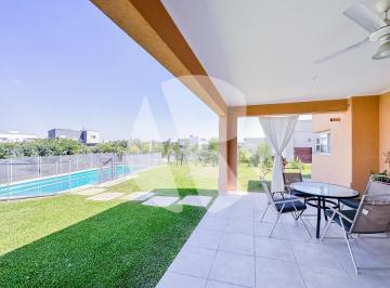 Casa · 135m² · 4 Ambientes · 1 Cochera · Alquiler Casa en Barrio San Ramiro