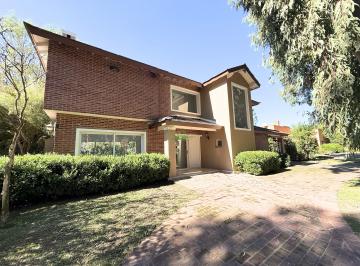 Casa de 4 ambientes, La Plata · Casa en Venta en Haras del Sur I