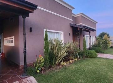 Quinta vacacional de 3 ambientes, San Vicente · Hermosa Casa en Fincas de San Vicente Sporting