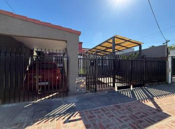 Casa · 300m² · 5 Ambientes · 2 Cocheras · Venta Casa Multifamiliar en W. C. Morris - Hurlingham