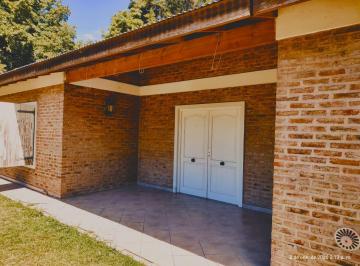Casa · 82m² · 3 Ambientes · 2 Cocheras · Casa en Parque Sakura