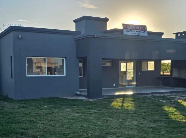 Casa · 800m² · 3 Ambientes · 1 Cochera