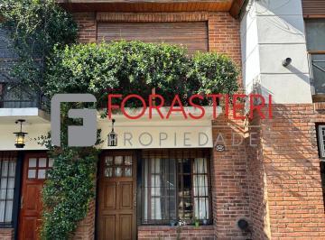 PH · 168m² · 4 Ambientes · 1 Cochera · PH en Olivos
