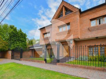 Casa · 394m² · 6 Ambientes · Casa en Castelar