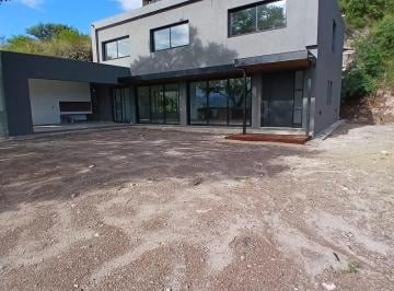 Casa · 320m² · 5 Ambientes · 2 Cocheras · Casa en Country La Cuesta, 3 Dorm., a Estrenar!