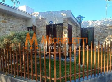 Casa · 131m² · 5 Ambientes · 3 Cocheras · B° Cementista II