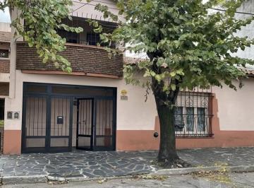 Casa · 110m² · 5 Ambientes · 1 Cochera · Casa en Venta - Quilmes