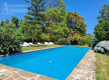 Casa · 350m² · 7 Ambientes · Casa en Venta 5 Dorm. Piscina Jardin Zona Golf Punta del Este