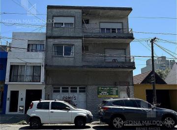 Casa · 236m² · 8 Ambientes · 6 Cocheras · Propiedad en Bloque Guido 64 Quilmes