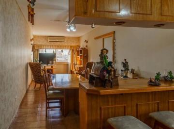 Departamento · 76m² · 4 Ambientes · 1 Cochera · Departamento en Caseros