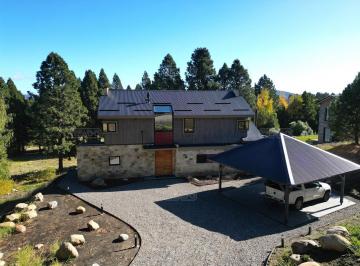 Quinta vacacional · 229m² · 6 Ambientes · 1 Cochera · Casa Quinta en Venta en Chapelco Golf, San Martin de Los Andes, Patagonia