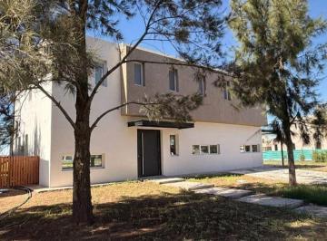 Casa de 6 ambientes, Escobar · Casa en Venta, Naudir Al Rio. a Estrenar