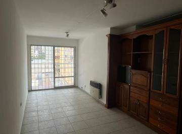 Departamento · 3 Ambientes · Departamento 2 Dorm. en B° Centro con Balcón
