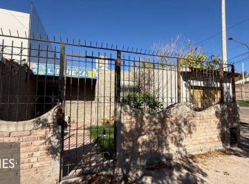 Casa de 5 ambientes, Presidente Sarmiento · Casa en Venta C/ Cochera en Presidente Sarmiento