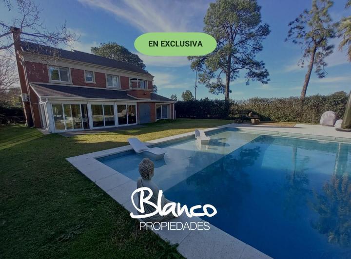 Casa · 250m² · 4 Ambientes · 1 Cochera