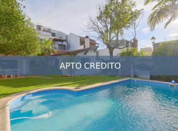Casa · 360m² · 4 Ambientes · 3 Cocheras · Venta Casa 4 Ambientes con Pileta - Quincho - Parque en Ramos Mejia - Apto Crédito