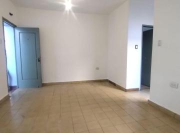 Departamento de 2 ambientes, Córdoba · Un Dormitorio. Patio. Alberdi.