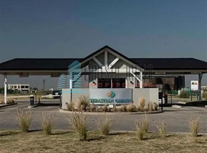 Local comercial · 695m²