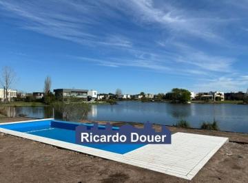 Casa · 250m² · 5 Ambientes · 1 Cochera · Casa en Venta en El Cantón con Salida a La Laguna y Vista Al Golf, Escobar, G. B. a. Zona Norte