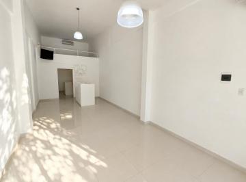 Local comercial · 52m² · 3 Ambientes · 1 Cochera · Local en Esquina Comercial en Venta Calle 41 y 133