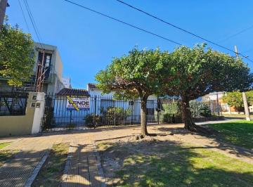 Casa · 85m² · 3 Ambientes · 3 Cocheras · Casa 3 Ambientes con Parque Apto Credito Hipotecario en Villa Luzuriaga
