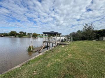 Casa · 300m² · Casa en Venta en San Benito, Villanueva, Tigre