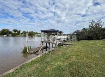 Casa · 300m² · 2 Cocheras · Casa en Venta en San Benito, Villanueva, Tigre