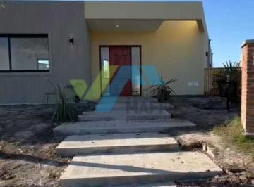 Casa · 165m² · 4 Ambientes · 2 Cocheras · Casa en Venta en San Pablo, Pilar, G. B. a. Zona Norte