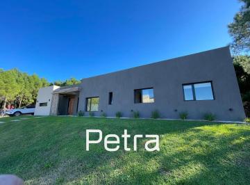 Casa · 177m² · 5 Ambientes · 4 Cocheras · Casa en Venta en Pinamar