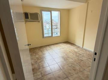 Departamento de 5 ambientes, San Miguel de Tucumán · Vendo Dpto Salta 300, Excelente Estado