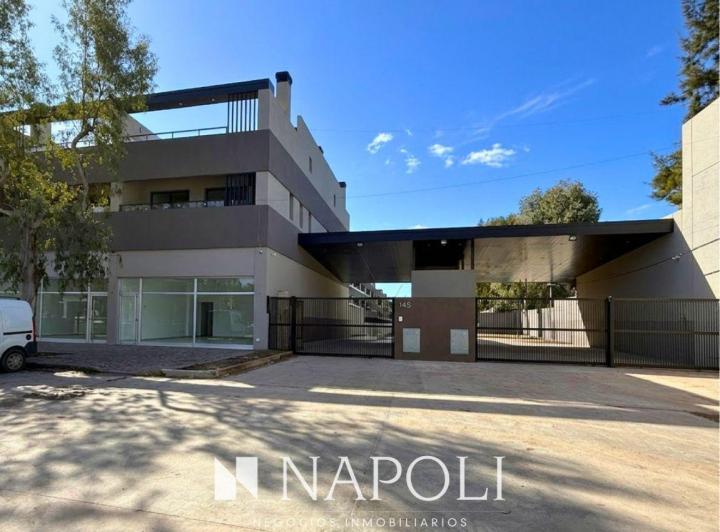 Local comercial · 127m²