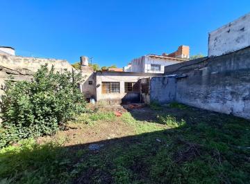 Casa · 50m² · 4 Ambientes · Casa Pasillo a Reciclar. Viamonte 4264