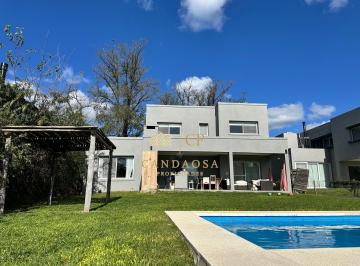 Casa · 191m² · 4 Ambientes · 4 Cocheras · Gs Casa Venta Santa Guadalupe