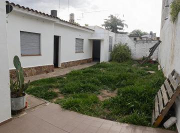 Casa · 176m² · 5 Ambientes · 1 Cochera · Se Vende Casa a Refaccionar