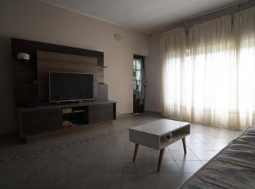Casa · 78m² · 3 Ambientes · Venta Casa en Planta Alta en Barrio Belgrano de 2 Dorm.