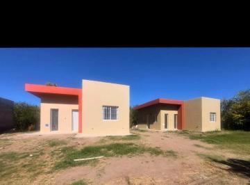 Casa · 100m² · 3 Ambientes · 2 Cocheras · Casa en Alquiler Dos Dorm.