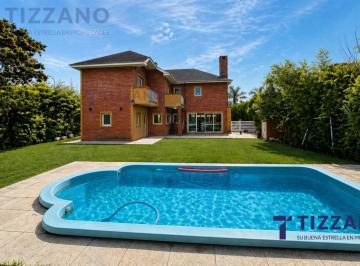 Casa · 315m² · 4 Ambientes · 5 Cocheras · Casa en Venta en Village del Parque