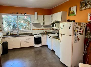 Departamento de 3 ambientes, Vicente López · Amplio Depto de 3 Amb con Patio - Jardín en Vicente López!