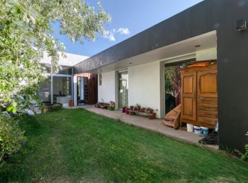 Casa · 75m² · 4 Ambientes · Casa en Venta en Calle 665 y 14 Bis Parque Sicardi