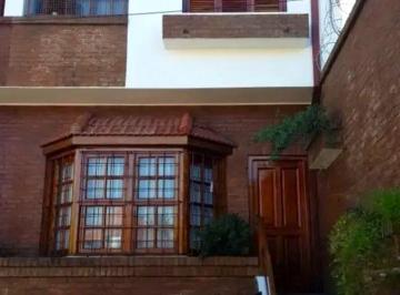Casa de 4 ambientes, Quilmes · Se Vende Casa de Categoría en Bernal Centro (230 m², 3 Dorm. Calef. Central, Gran Garaje, Apta Bco.)