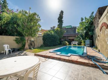 Casa · 207m² · 6 Ambientes · 2 Cocheras · Casa en Venta en Munro Gran Lote Propio