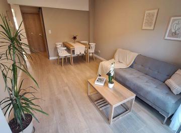 Departamento · 39m² · 2 Ambientes · 2 Amb.  a La Calle con Balcon Saliente
