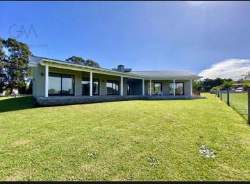 Casa · 154m² · 4 Ambientes · Casa en Venta en Arenas del Sur