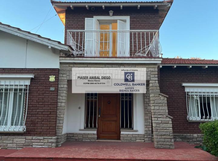 Casa · 333m² · 10 Ambientes · 4 Cocheras