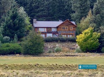 Casa · 345m² · 12 Ambientes · Residencia de Lujo Sobre Golf en Chapelco Golf